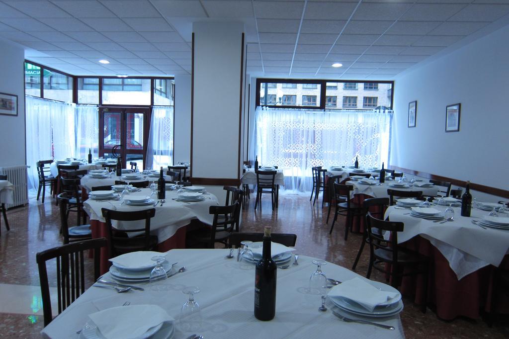 Hotel Acebos Azabache 希洪 外观 照片